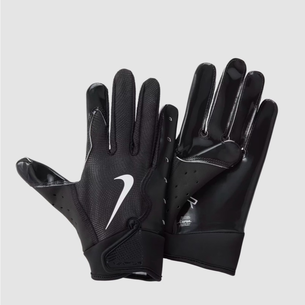 Nike Black and White Men's Athletic Gloves